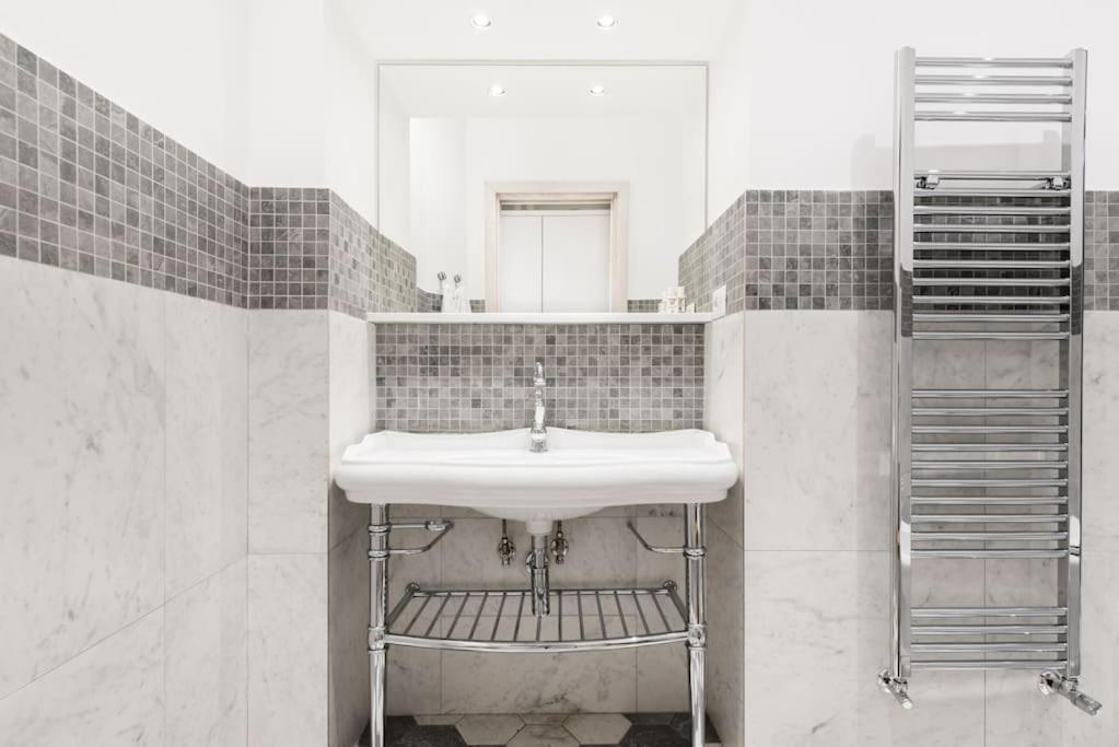 Modern Comfort, Poetic Charm Roma Eksteriør bilde